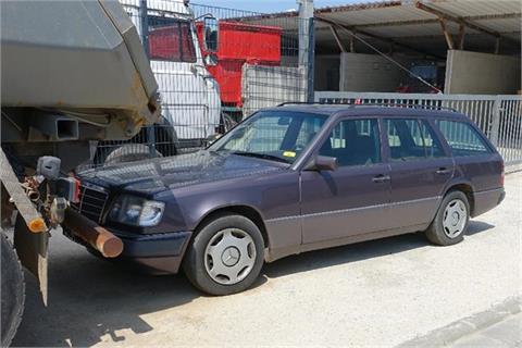 PKW Mercedes Benz E220 T-Modell 124, EZ 1993 (FIN WDB1240821F258525)
